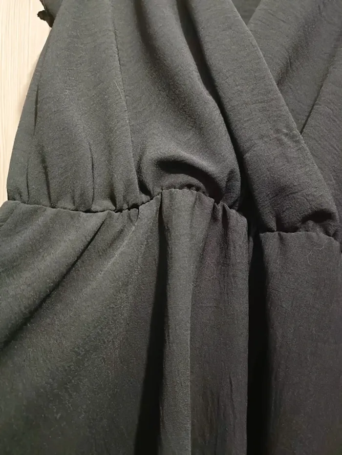 Haut d'été noir élastique a la taille - photo numéro 2