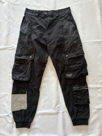 Pantalon cargo à poches multiples noir et réfléchissant - Bershka - S/36