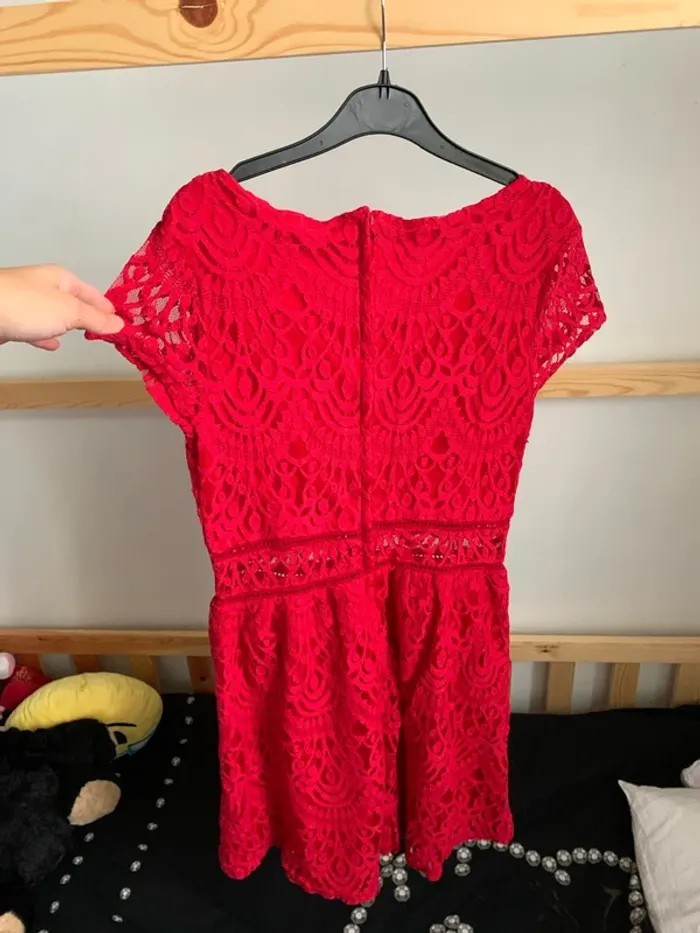 Robe rouge dentelle - photo numéro 6