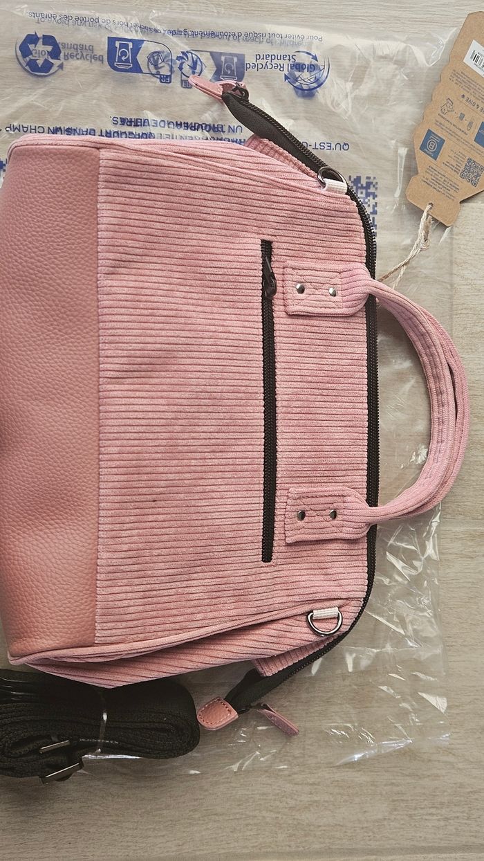 Sac à main crossbody Cabaïa- taille médium- neuf non utilisé avec sa bandoulière - photo numéro 6