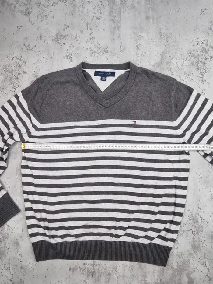 Pull col V Tommy Hilfiger rayé gris/blanc – Taille M Homme - photo numéro 10