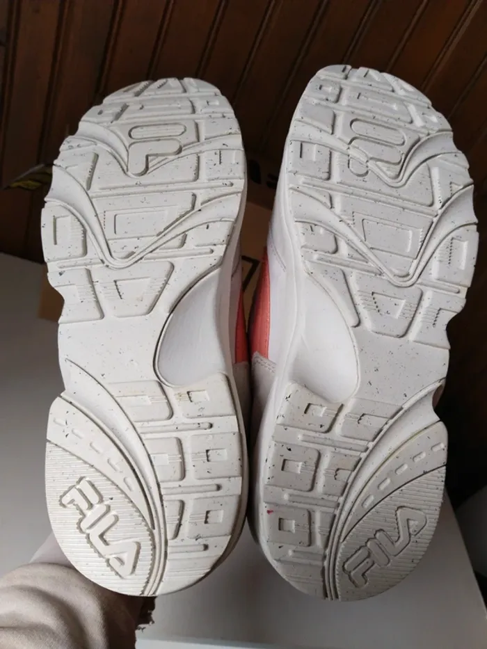Superbe paire de baskets sneakers neuves marque Fila pointure 39 - photo numéro 8