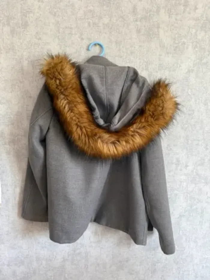 Manteau gris d’hiver Zara à capuche à fourrure détachable taille S - photo numéro 4