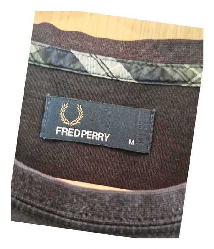 T-shirt Fred Perry taille M - photo numéro 2