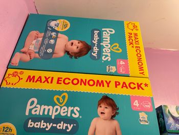 2 carton de couche Pampers taille 4