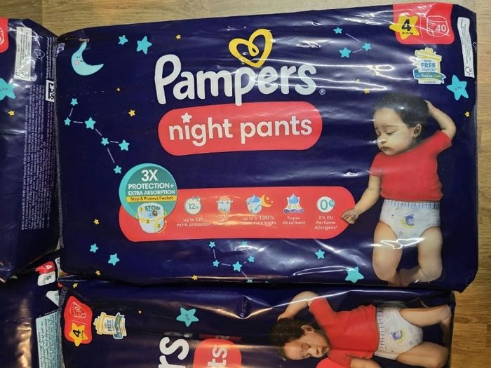 Lot 4 sacs Pampers couches pants taille 4 9_15kg 4x40=160 pants extra absorption - photo numéro 2