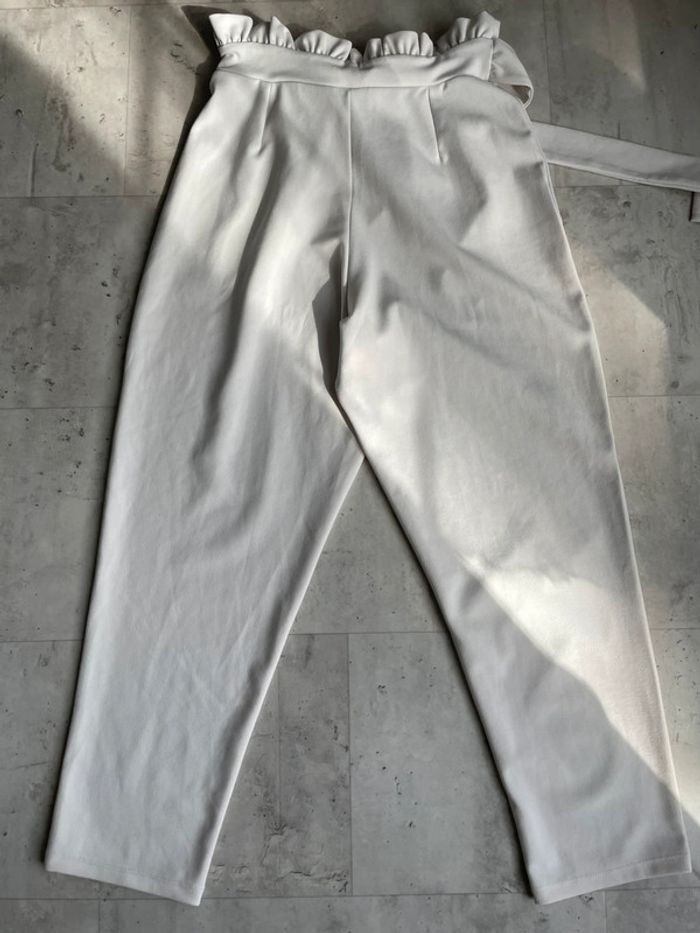 Pantalon fluide blanc Asos avec ceinture intégré - photo numéro 3