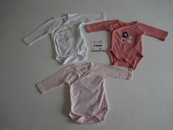 Lot de 3 Bodies ML Kiabi/Gémo fantaisies Taille : 1 mois