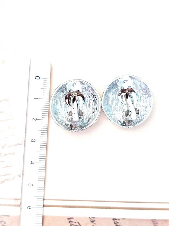 Magnifique paire de boucles d'oreilles à clip vintage - photo numéro 3