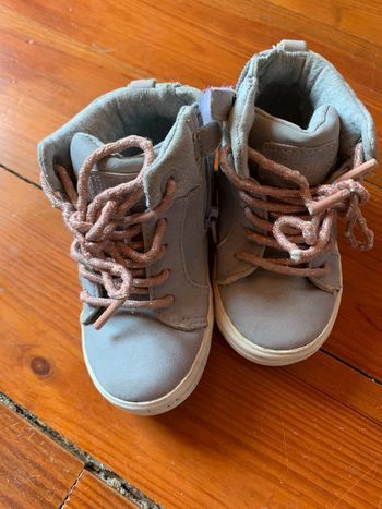 Basket grise Obaibi taille 20