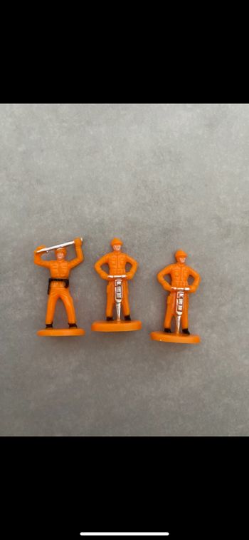 Lot de 3 figurines ouvriers travaux