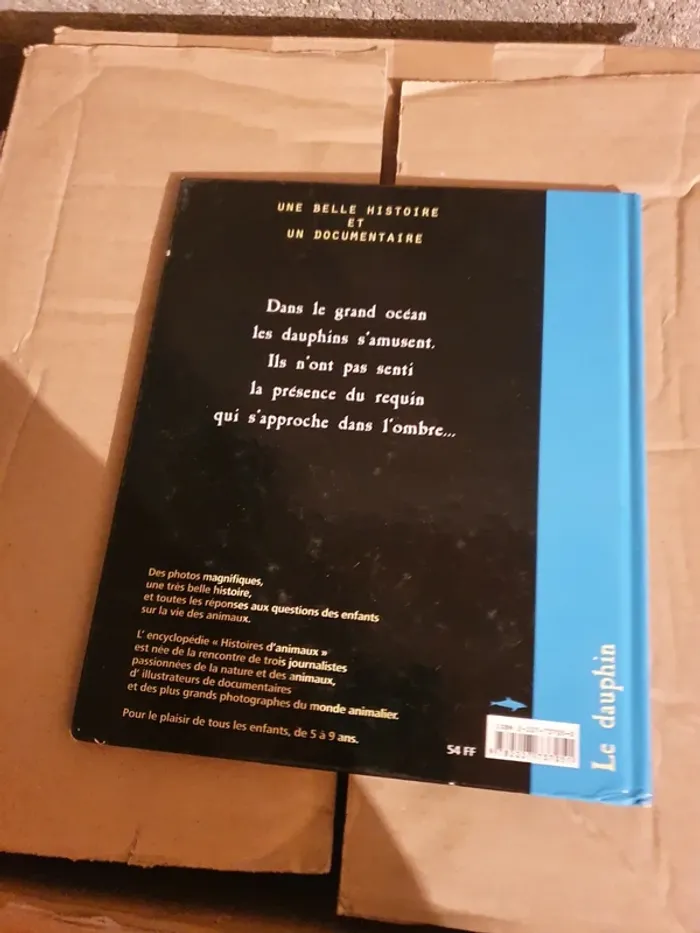 Livre histoire d'animaux : le dauphin - photo numéro 2
