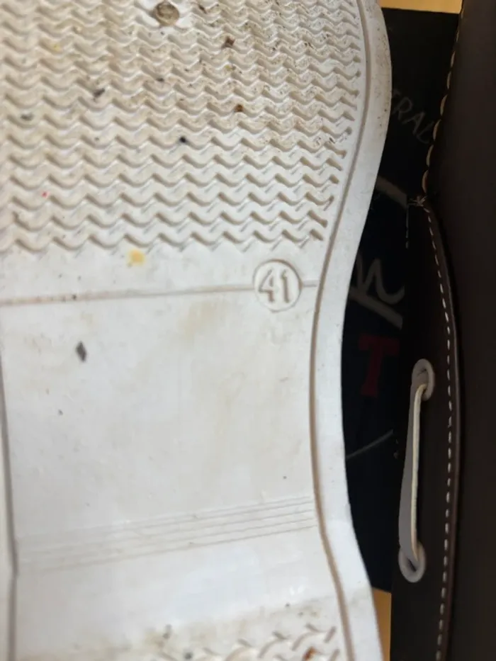 Jolie paire de chaussures bateau Teddy Smith T. 41 neuves - photo numéro 5