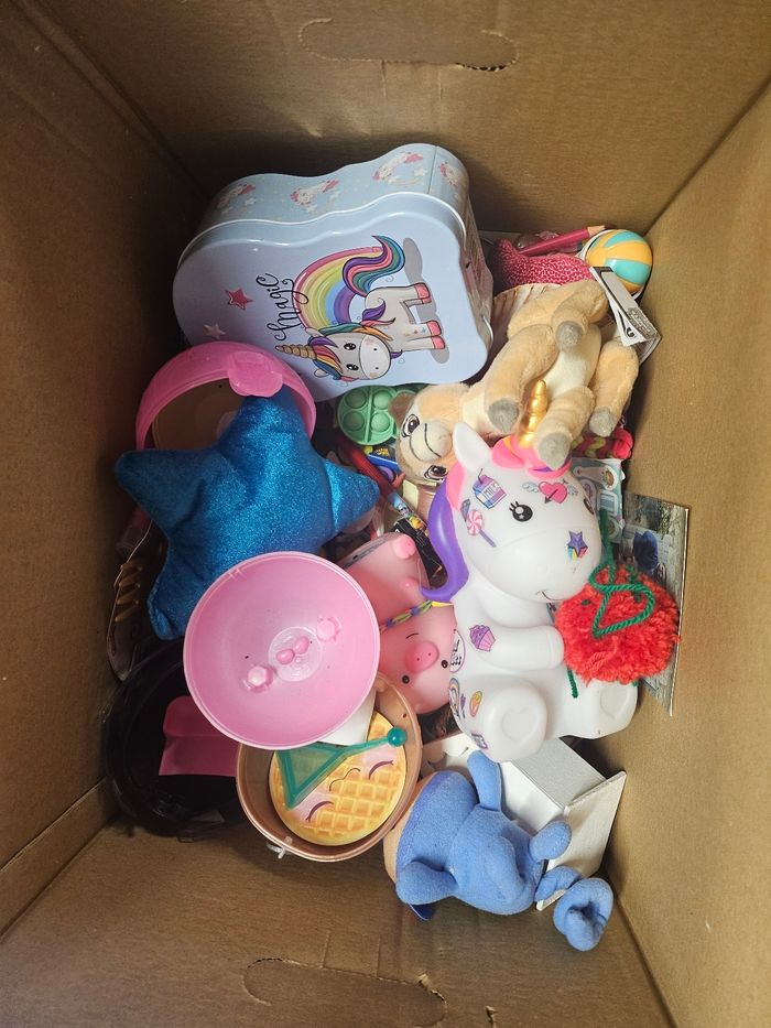 Lot jouet disney, licorne etc
