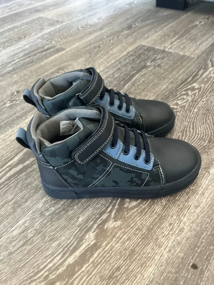Chaussures taille 32 orchestra neuve - photo numéro 2