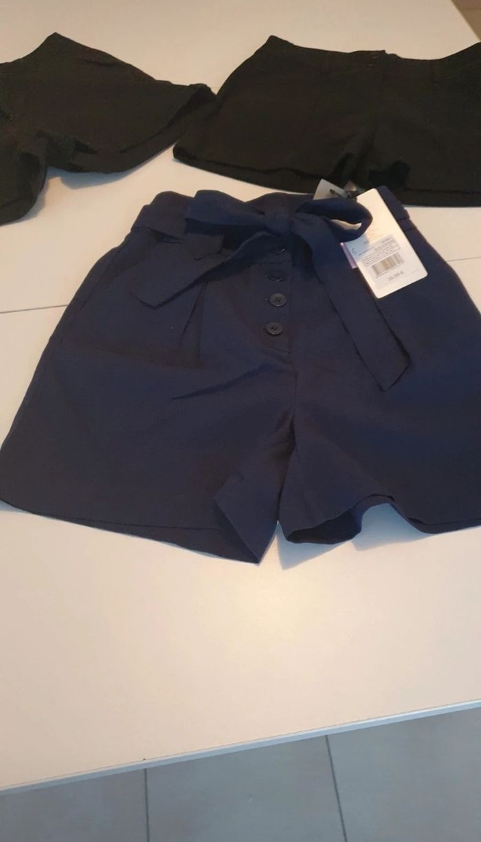 3 shorts en XS - photo numéro 4