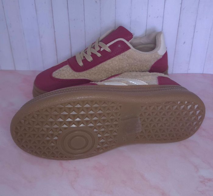 Baskets femmes bordeaux beige moumoute tendances - Taille 36 - NEUVES 🌟 - photo numéro 3