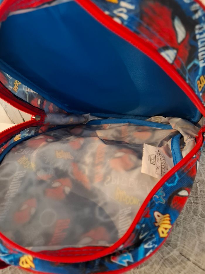 Cartable, trousse et pochette Spider-Man - photo numéro 4