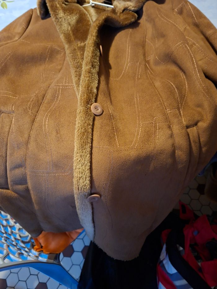 Manteau 3/4  en peau tout doublé, avec capuche - photo numéro 2