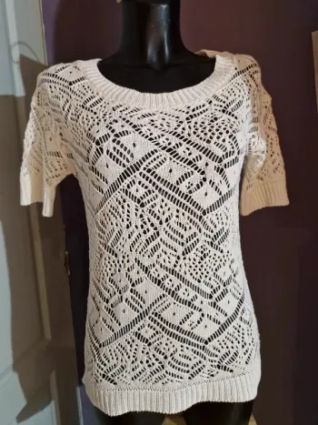 Haut ajouré blanc ss manches Agathe velmont  taille 38
