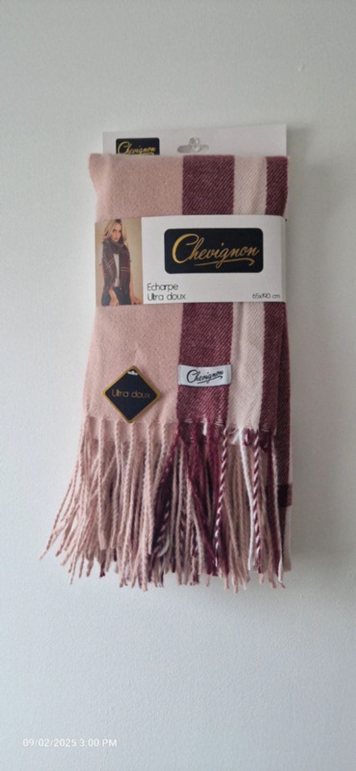 💞 Echarpe Chevignon douce Neuve 💞