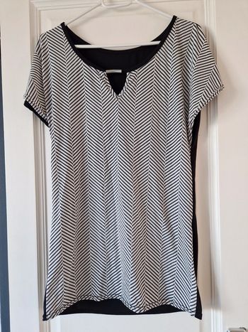 Tee shirt noir et blanc taille S 1
