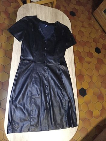 Robe noir simili cuir Kiabi 34