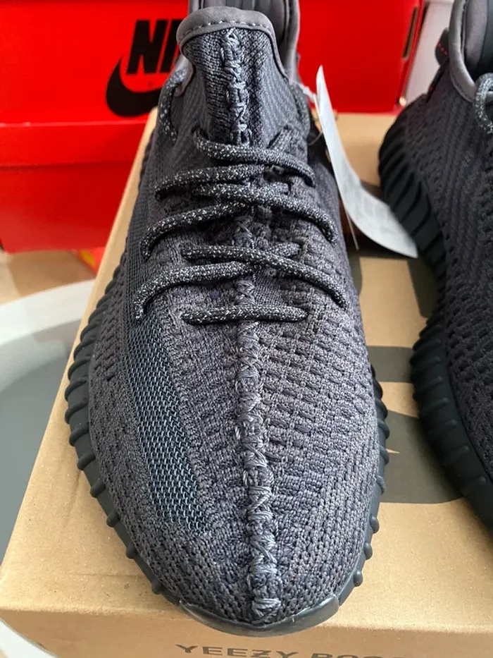 Adidas Yeezy boost 350 v2 black - photo numéro 9