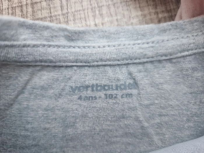Lot 3 T shirts Vertbaudet et TAO 4 ans en très bon état - photo numéro 7