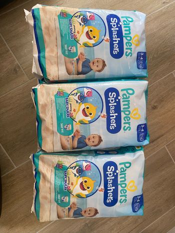 Couche de bain  Pampers