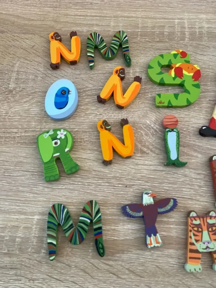 Lettre en bois, décorative - photo numéro 2