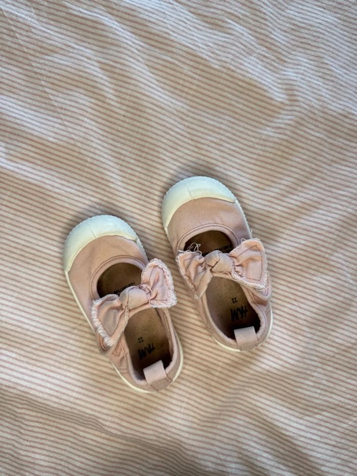 Chaussures noeuds T22 - photo numéro 2