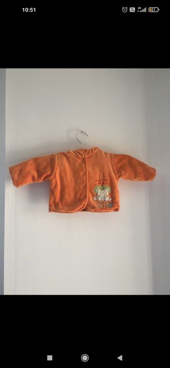 Gilet baby club en 1 mois