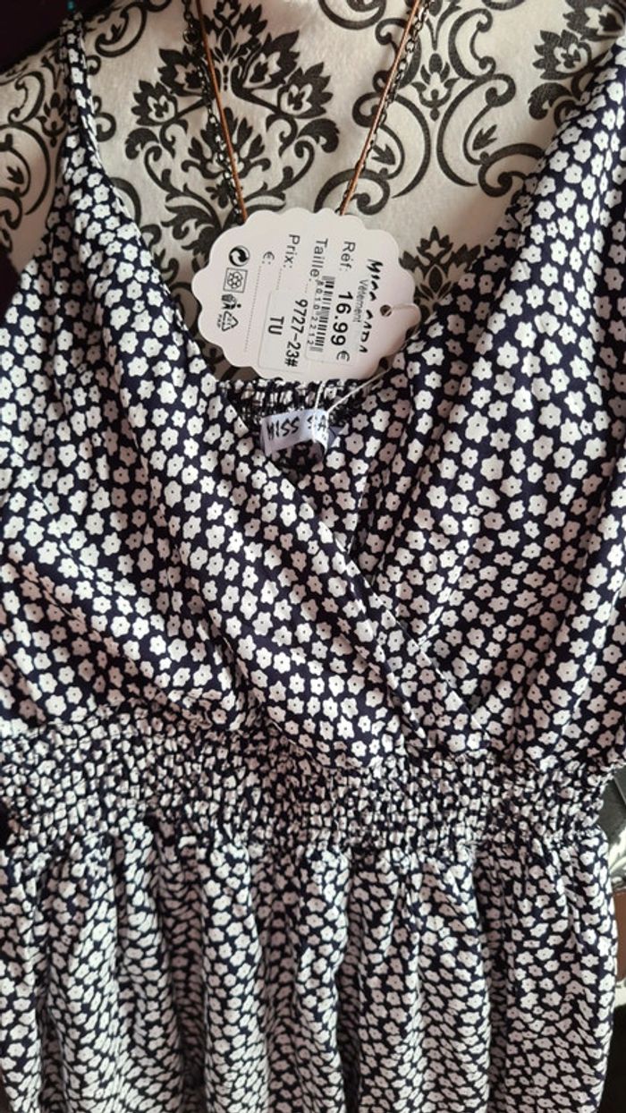 Robe fleuri noir et blanc - photo numéro 2