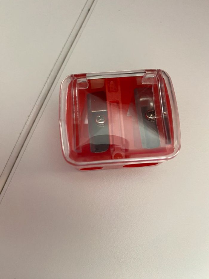 Taille crayon 2 trous maquillage - photo numéro 2