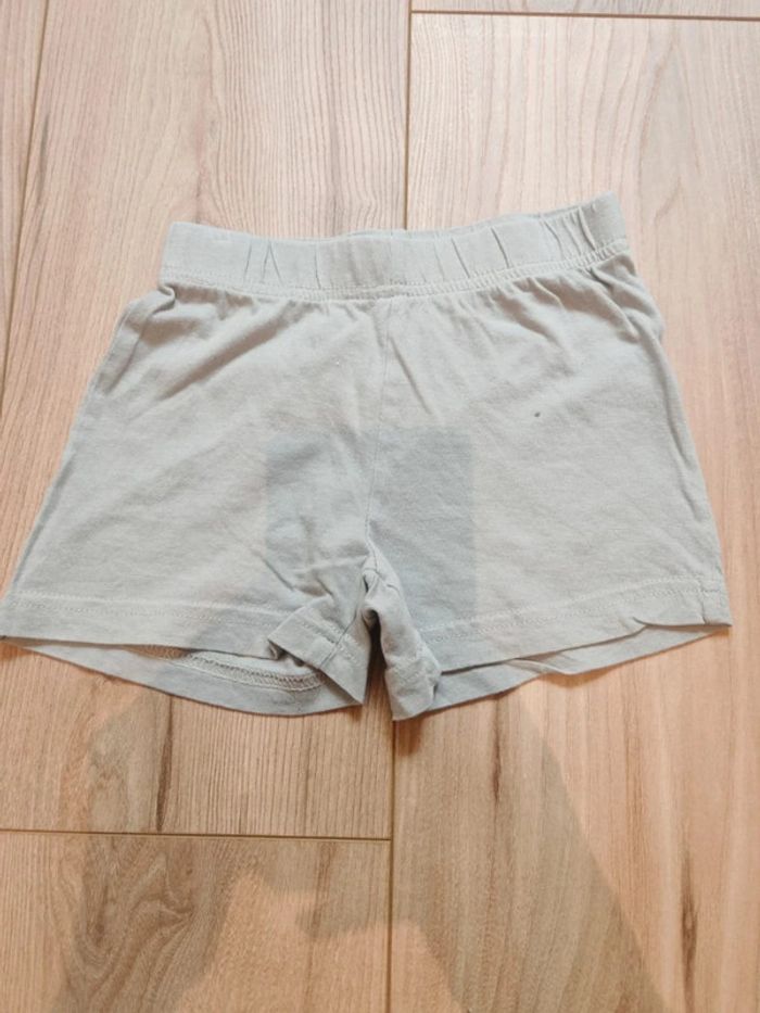 Short 3 ans