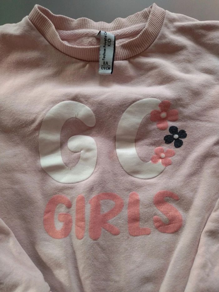 Deux Très Jolies pull fille de taille 6-8ans - photo numéro 4