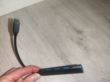 Hub adaptateur USB (1 port USB 3.0 + 3 ports USB 2.0) neuf