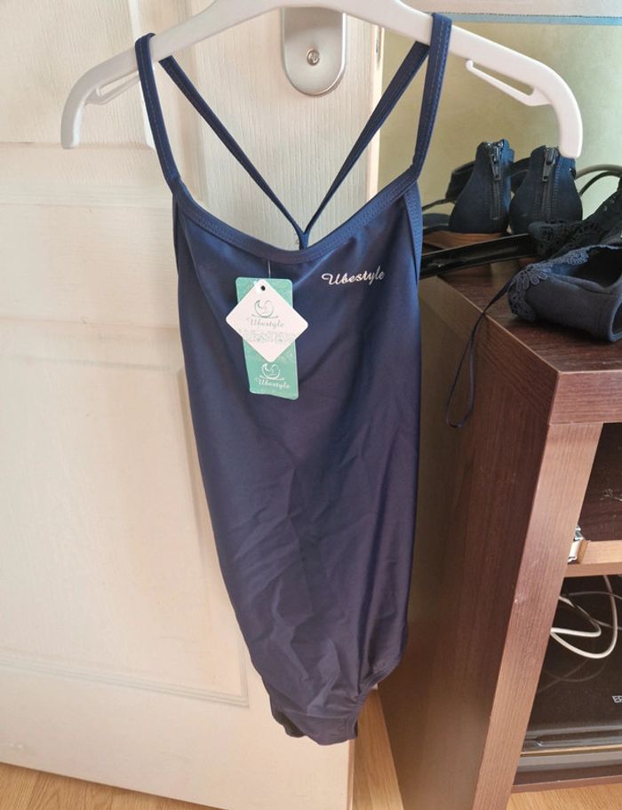 Maillot de bain Ubestyle taille 32 neuf avec étiquette