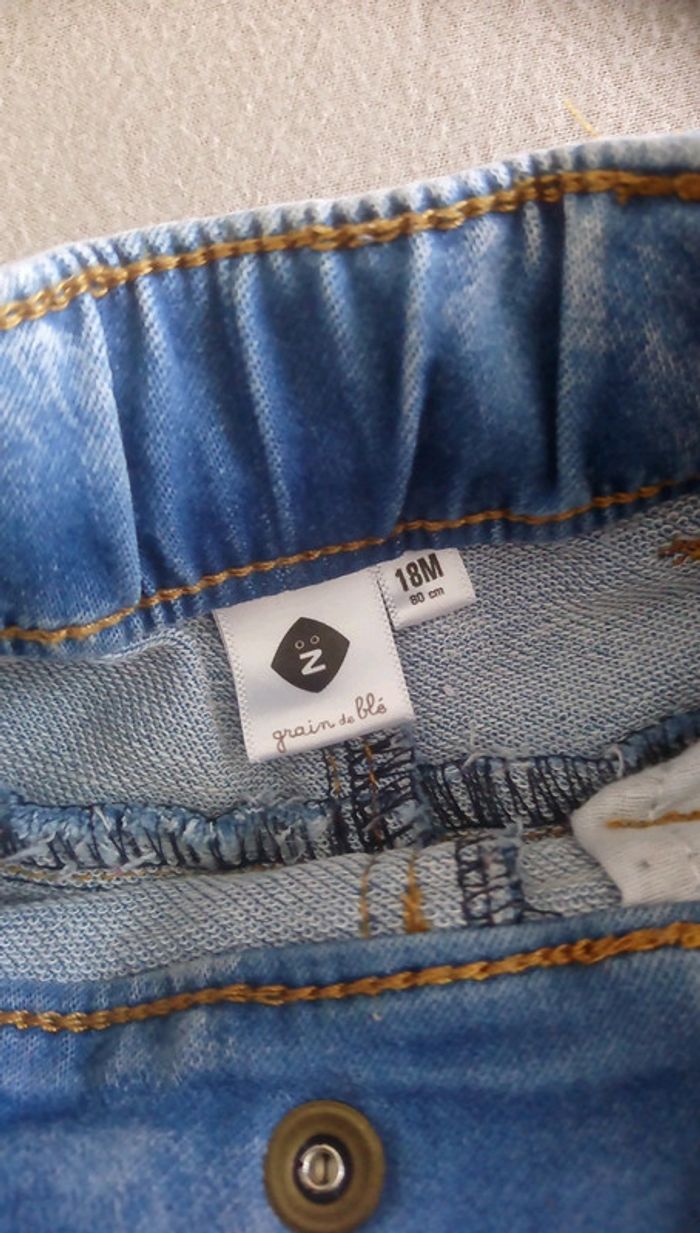 Jean bleu - photo numéro 2