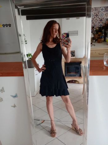 Robe 38 noire pailletée c85