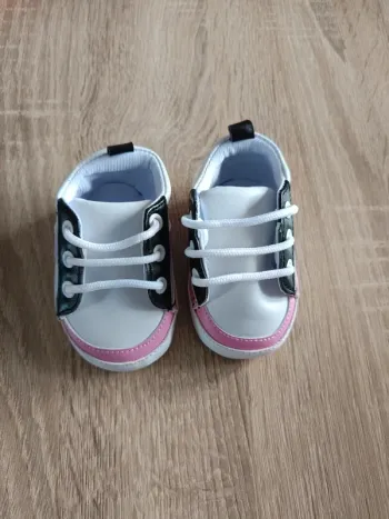 Baskets blanches et roses bébé fille 0-3 mois