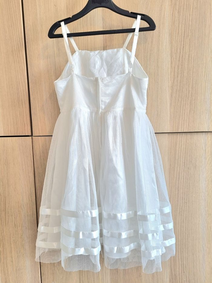 Robe blanche 6 ans - photo numéro 2