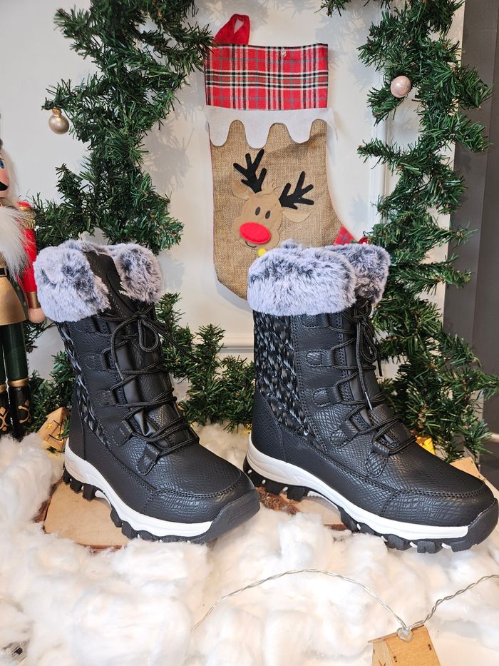 Lot chaussure d'hiver / Neige noir Hobibear  et cache oreille - photo numéro 3