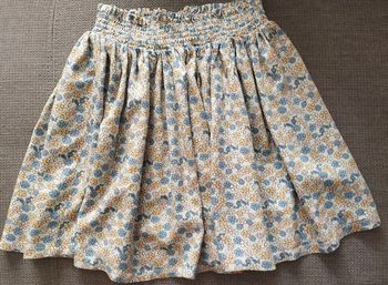 Jolie petite jupe à fleurs