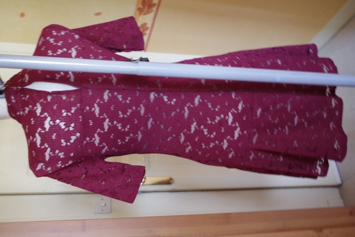 BCBG Max Azria Robe en dentelle TM – Bordeaux - photo numéro 4