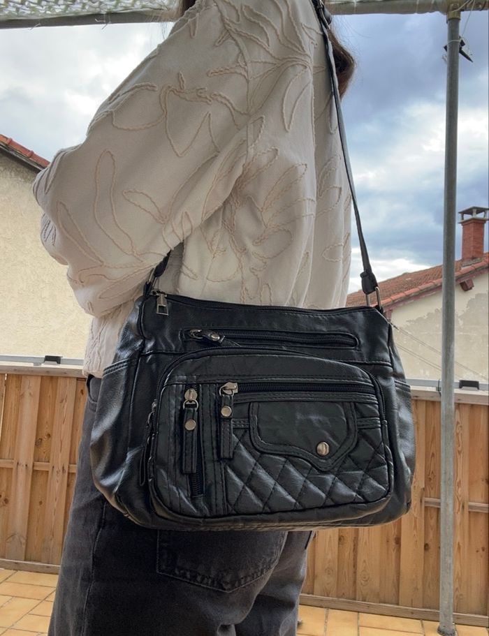 Sac à main noir cuir synthétique plusieurs poches - photo numéro 2