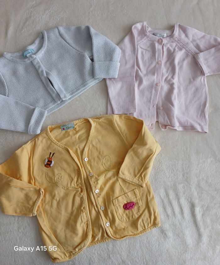 Lot de gilet tres bon état 24 mois fille - photo numéro 6
