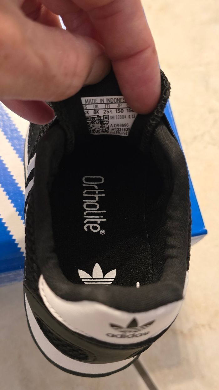 Neuves (non portées) 🏷😍🥰 superbes baskets ADIDAS unisex pointure 25.5 , lacets élastiques 😍🥰 - photo numéro 5