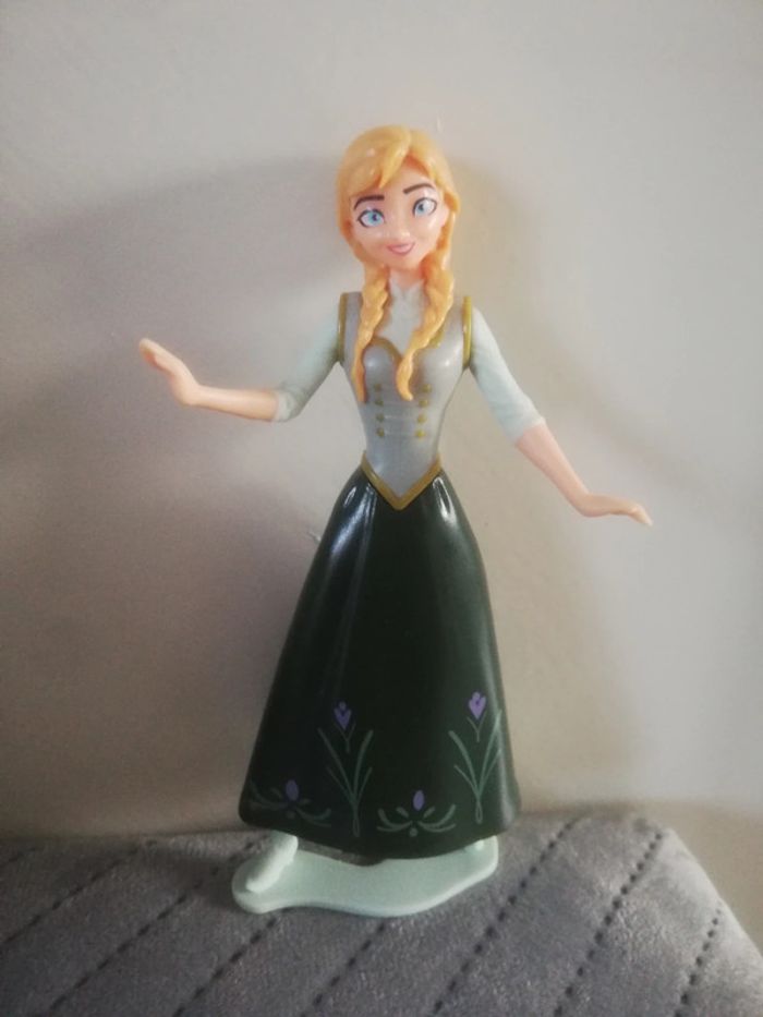 Moyenne figurine Reine des Neiges